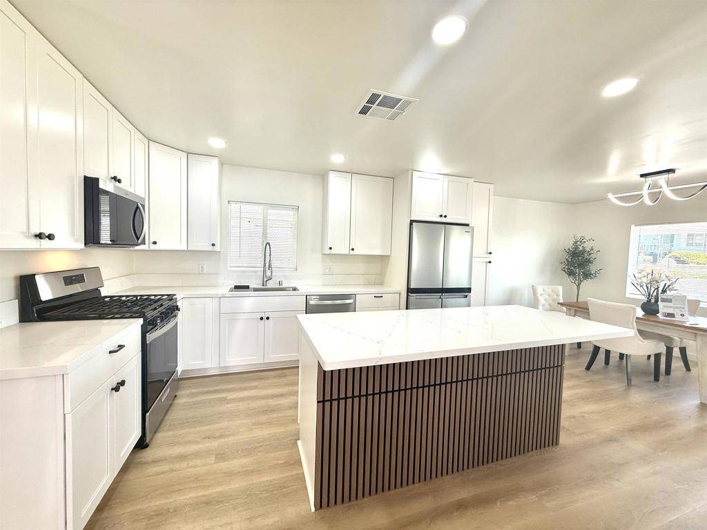San Marcos, CA 92078,650 S Rancho Santa Fe Rd #124