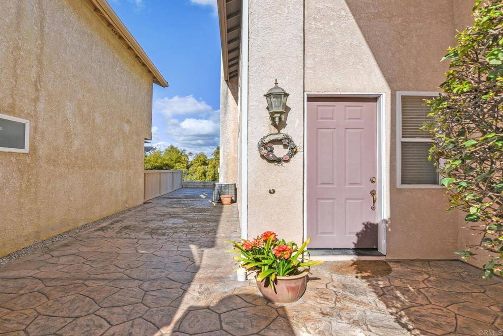 San Diego, CA 92128,18761 Caminito Pasadero #102