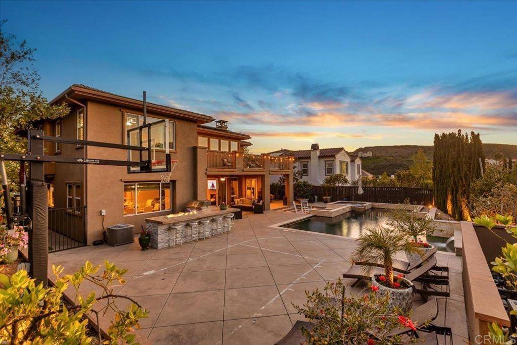 San Marcos, CA 92078,977 Tucana DR