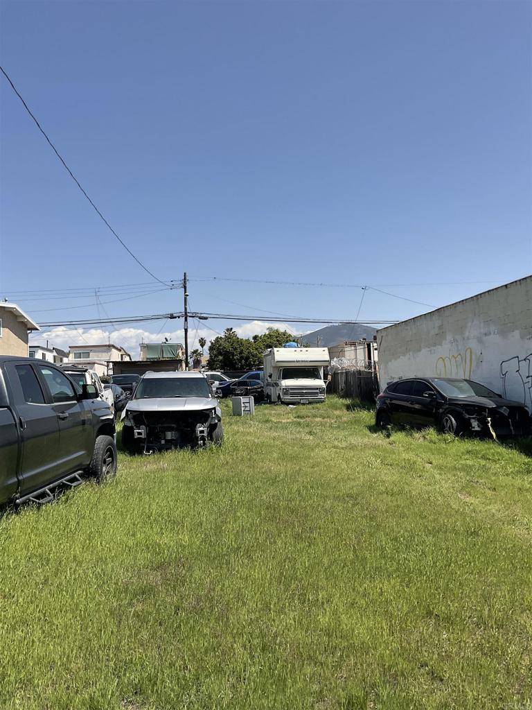 Spring Valley, CA 91977,749 Grand Ave