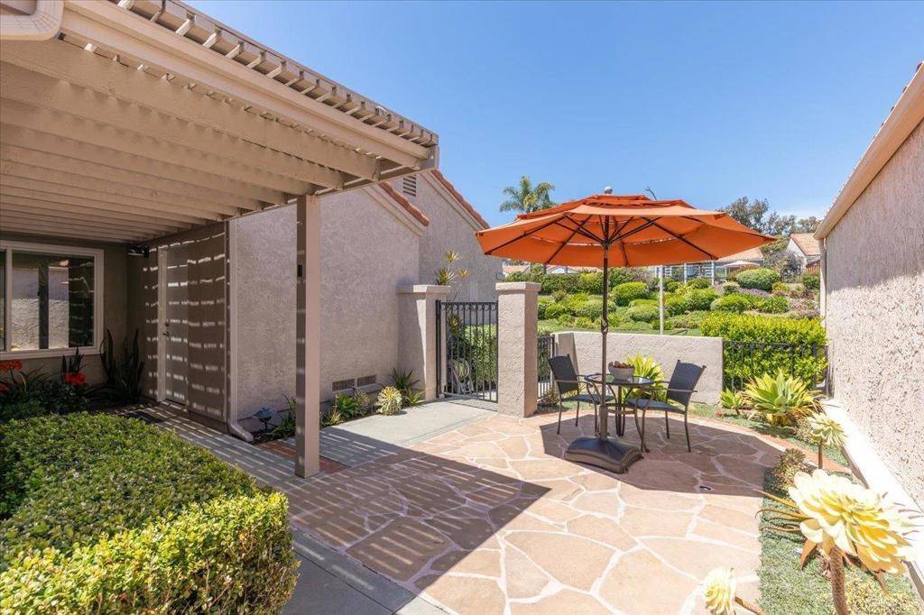 San Marcos, CA 92078,1411 Camino Linda DR