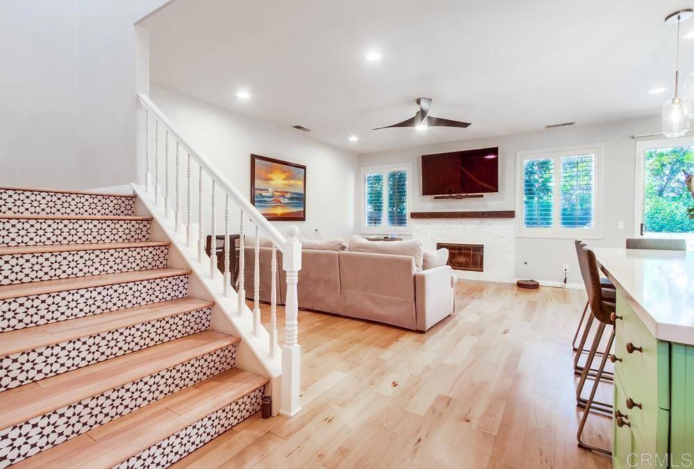 San Diego, CA 92128,16152 Avenida Venusto #3