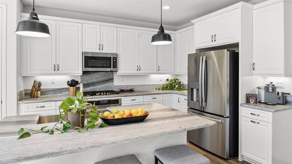 Valley Center, CA 92082,27924 Barley CT