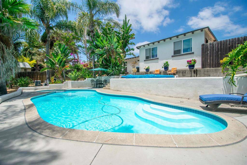 Oceanside, CA 92054,2821 Macdonald ST