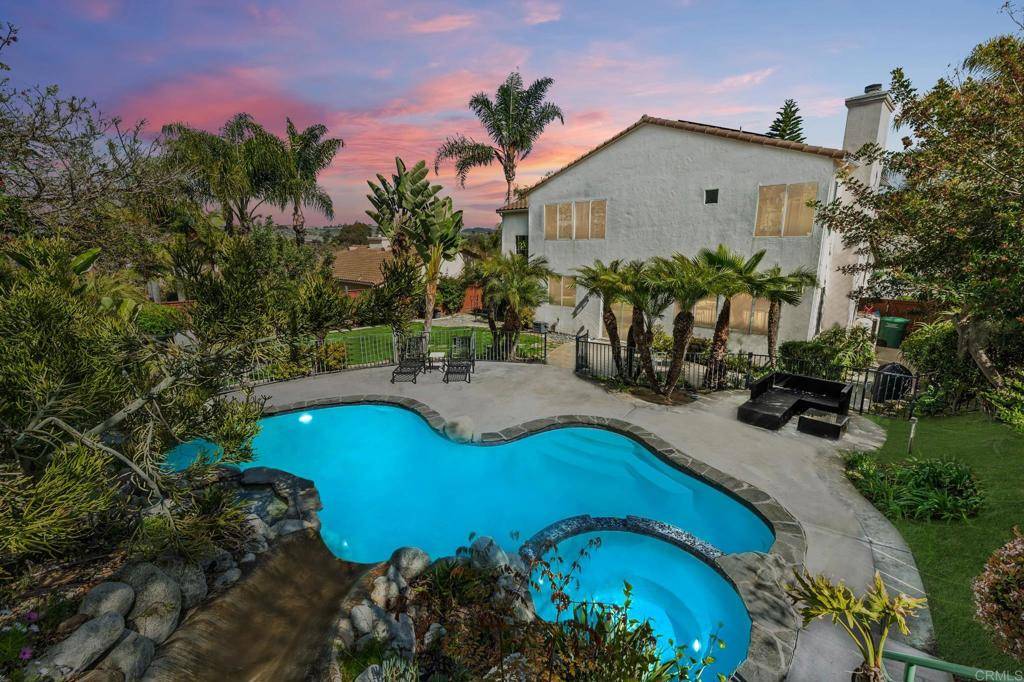 Carlsbad, CA 92008,2326 Byron PL