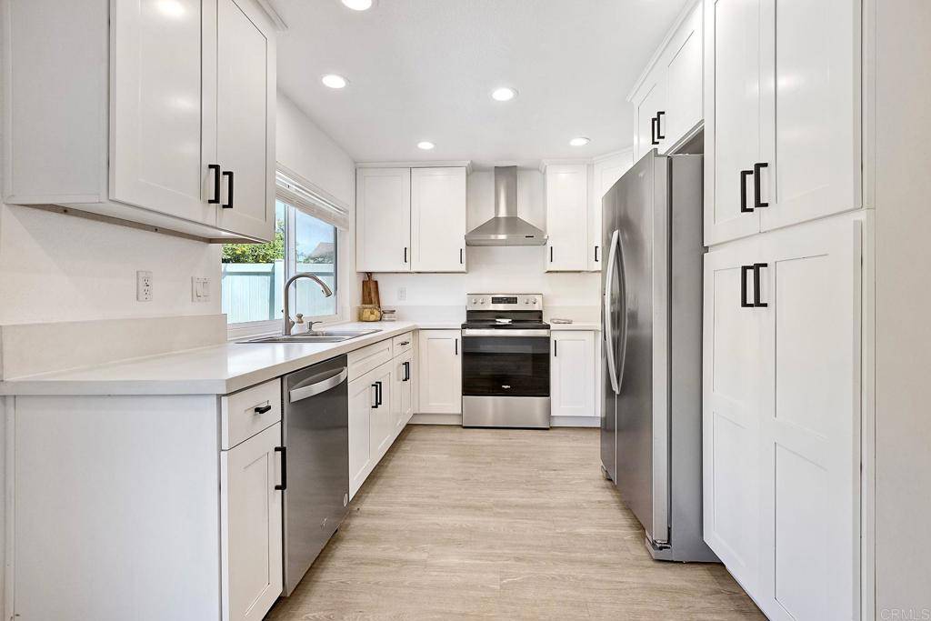Oceanside, CA 92054,361 Mainsail RD