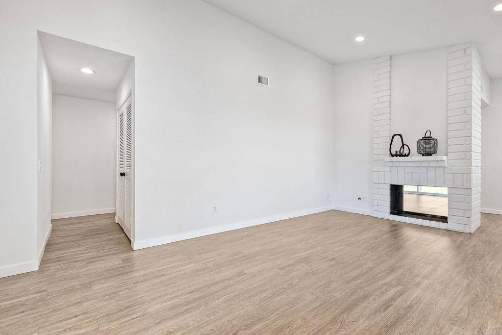 Oceanside, CA 92054,361 Mainsail RD