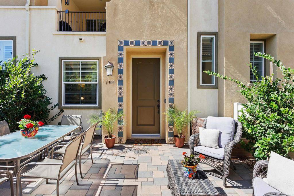 Oceanside, CA 92056,1309 Via Lucero