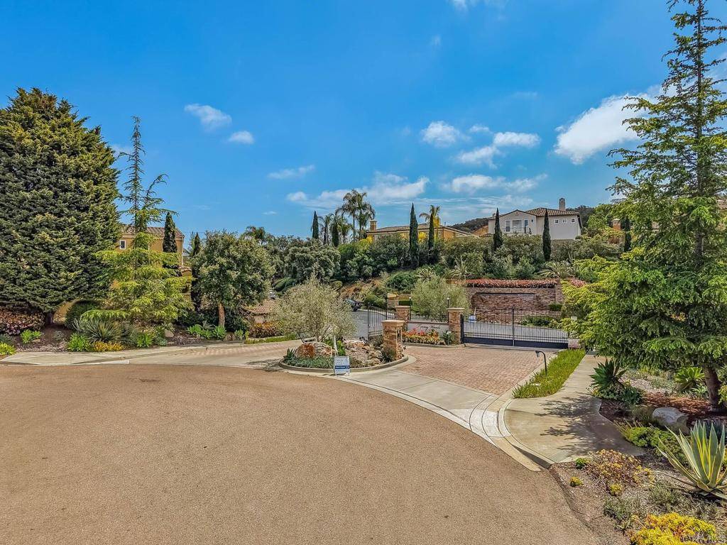 San Diego, CA 92130,4418 Philbrook Sq