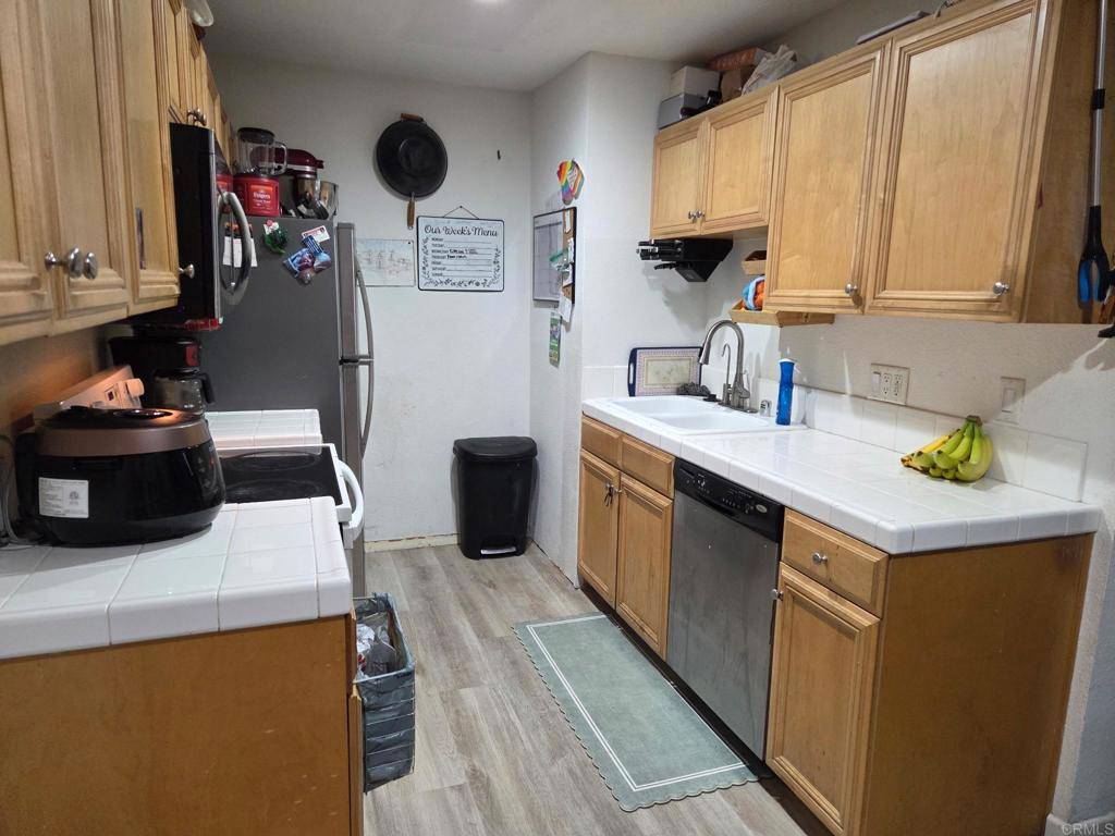 Escondido, CA 92027,2041 E Grand AVE #36