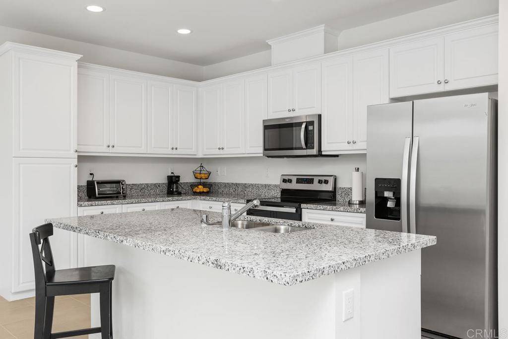 Vista, CA 92081,3041 Linwood ST