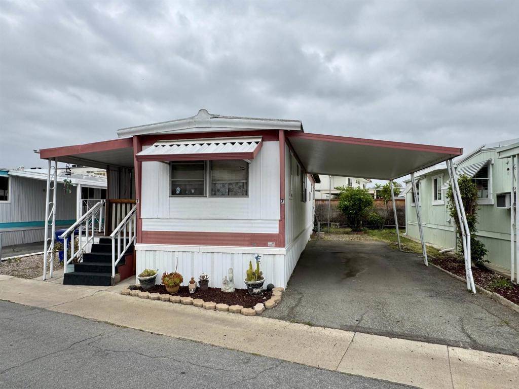 El Cajon, CA 92021,1174 E Main St Spc 7