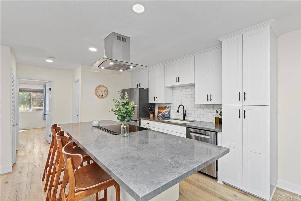Encinitas, CA 92024,1740 S El Camino Real #101