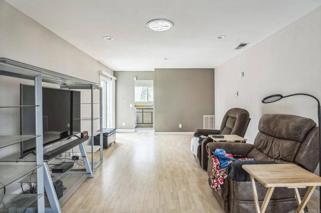 Oceanside, CA 92056,4811 Northerly ST