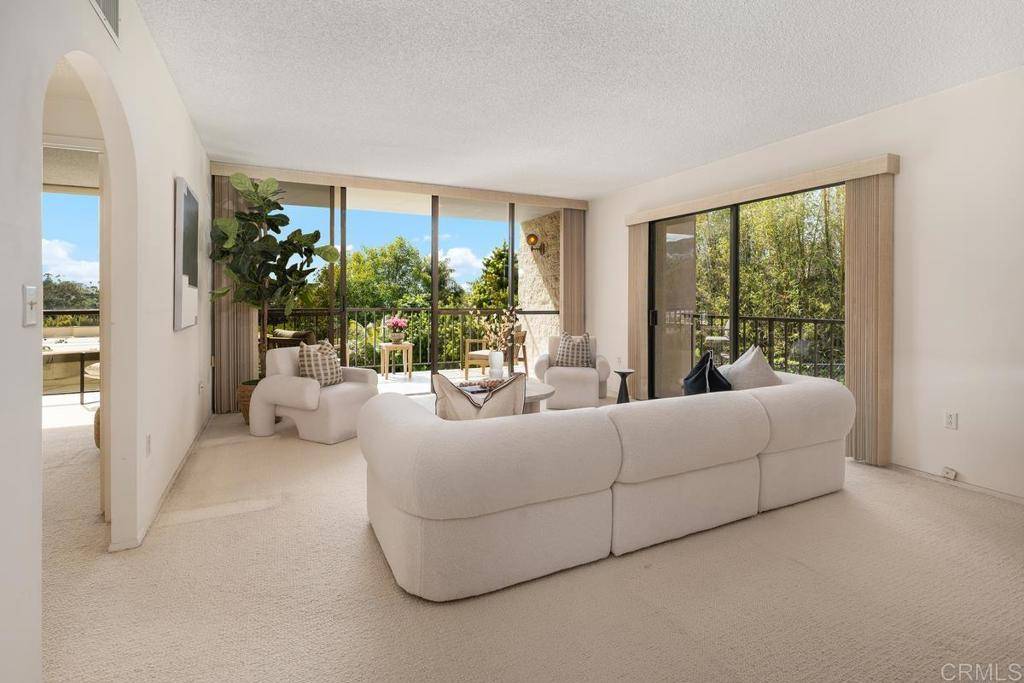 La Jolla, CA 92037,2500 Torrey Pines RD #305