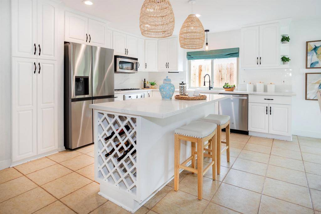Encinitas, CA 92024,209 Rodney AVE