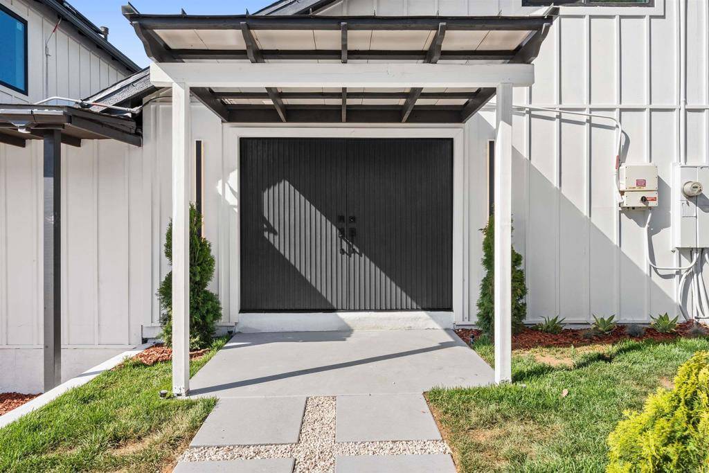 Poway, CA 92064,16021 Pomerado RD