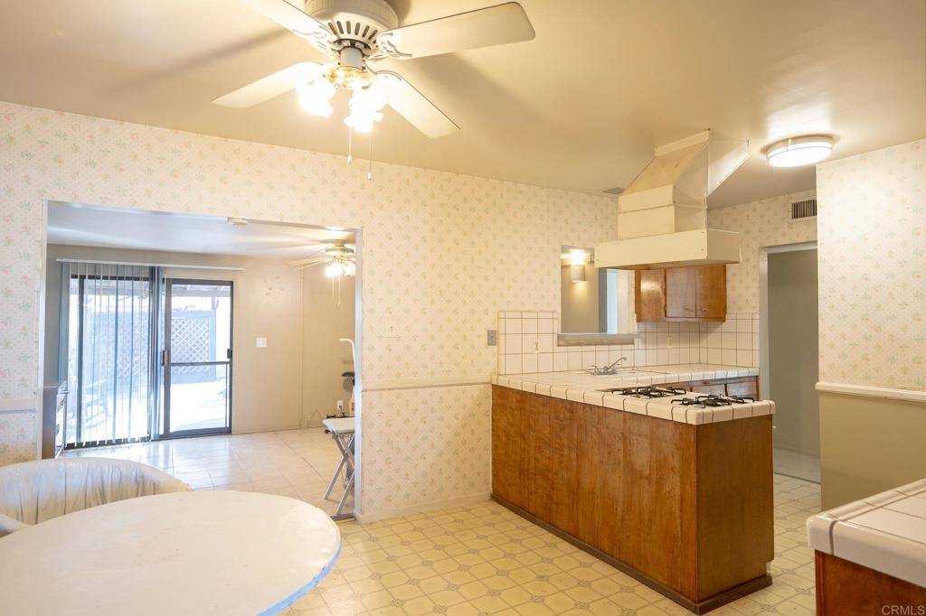 El Centro, CA 92243,1555 Ross AVE