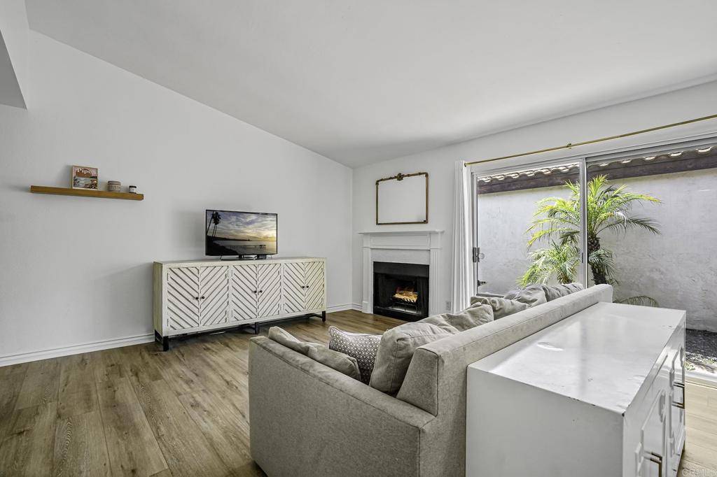 Oceanside, CA 92057,4746 Gardenia Street