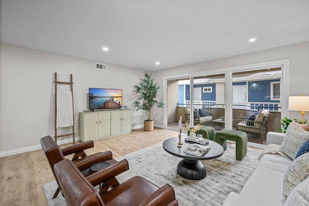 Imperial Beach, CA 91932,172 Date AVE