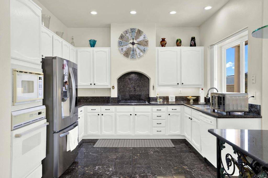 San Diego, CA 92218,14082 Montfort Ct