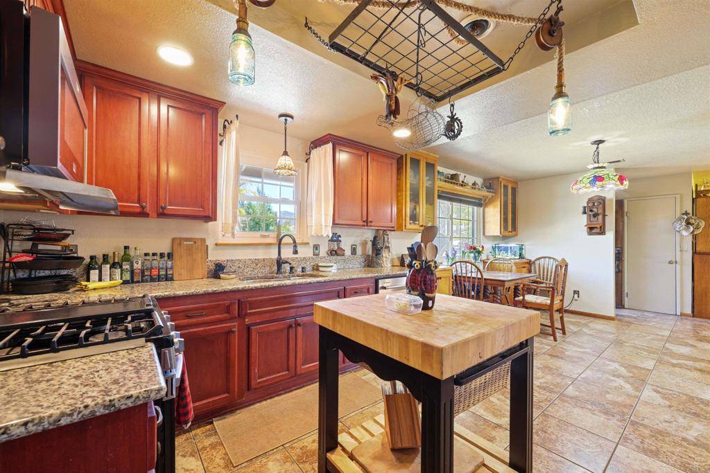 Ramona, CA 92065,24857 Pappas Rd