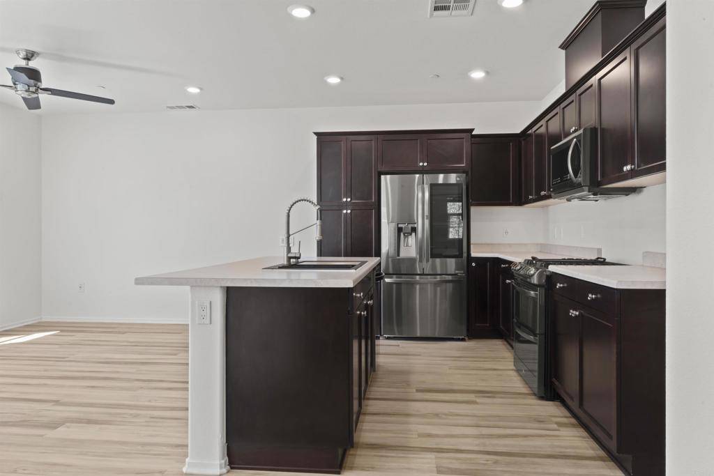 Menifee, CA 92584,30320 Town Square DR