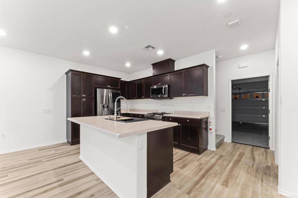 Menifee, CA 92584,30320 Town Square DR