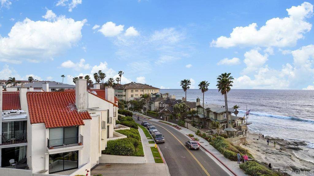 La Jolla, CA 92037,303 Coast BLVD #20