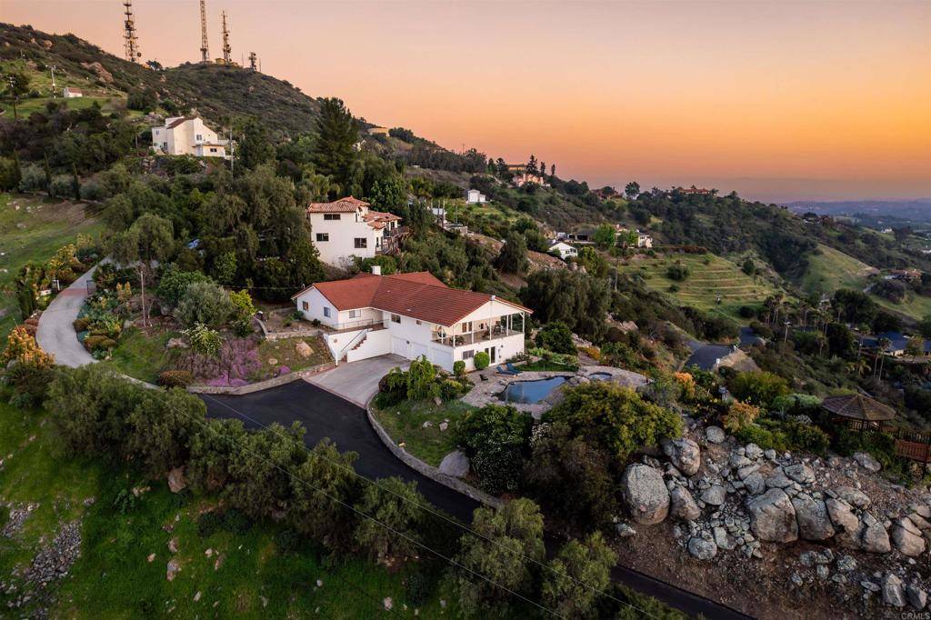 Fallbrook, CA 92028,3365 Red Mountain Heights DR