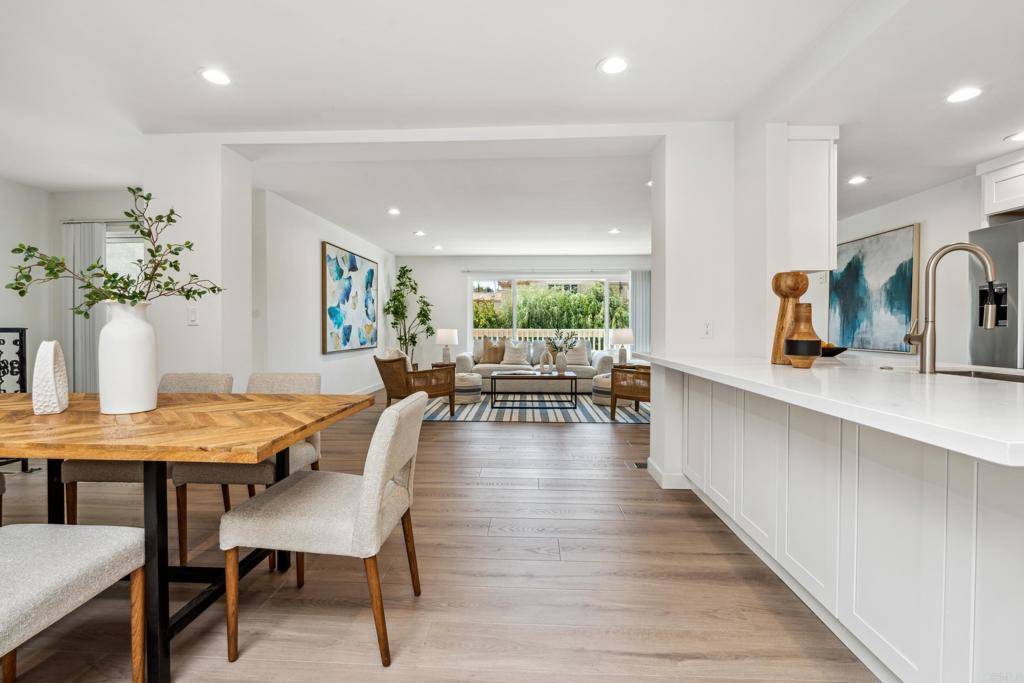 Carlsbad, CA 92009,7514 Jerez CT #A