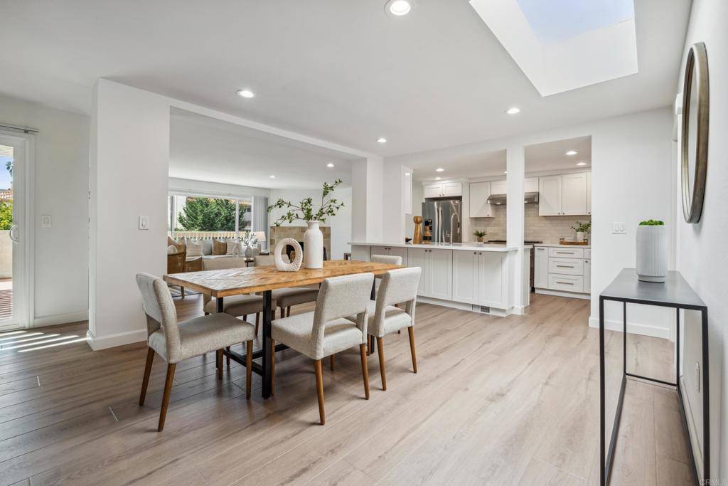 Carlsbad, CA 92009,7514 Jerez CT #A