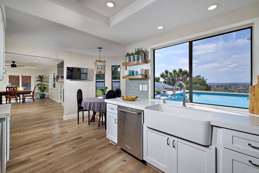 Carlsbad, CA 92009,2820 Cacatua St