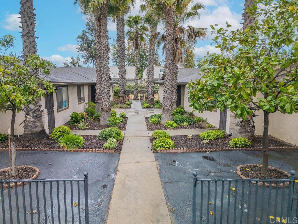 Ramona, CA 92065,812 ,814,816,818 A ST