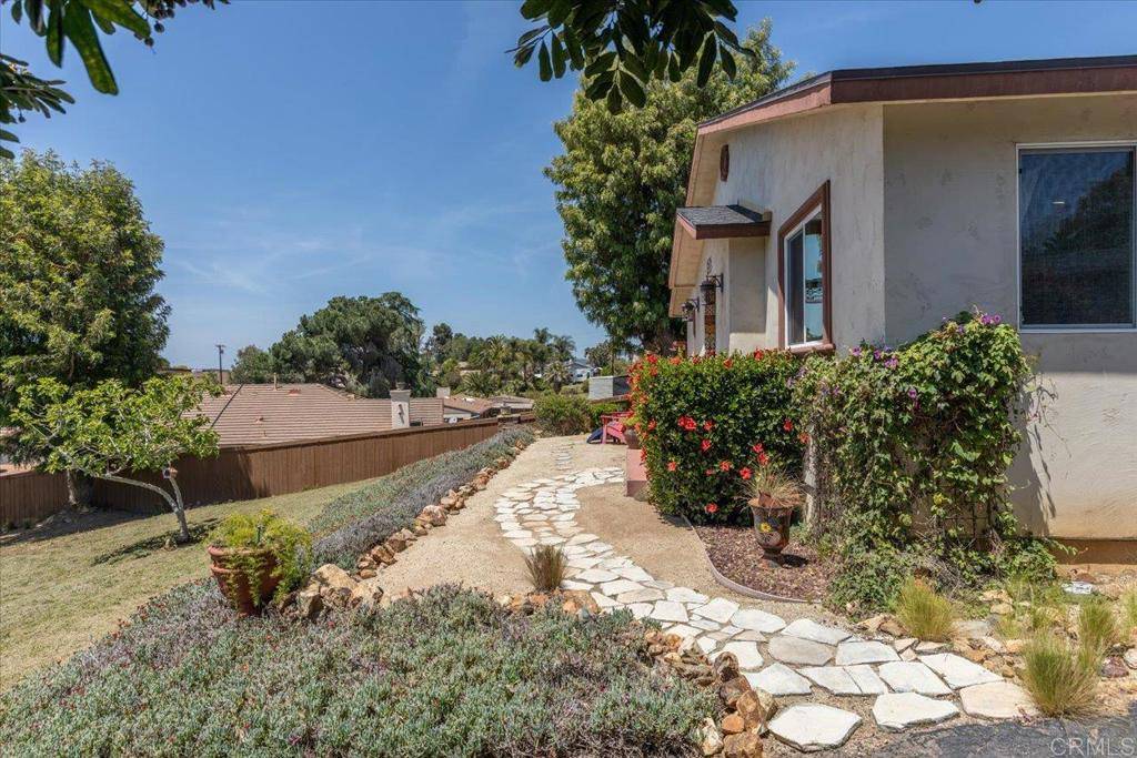 Escondido, CA 92026,1576 Via Paloma