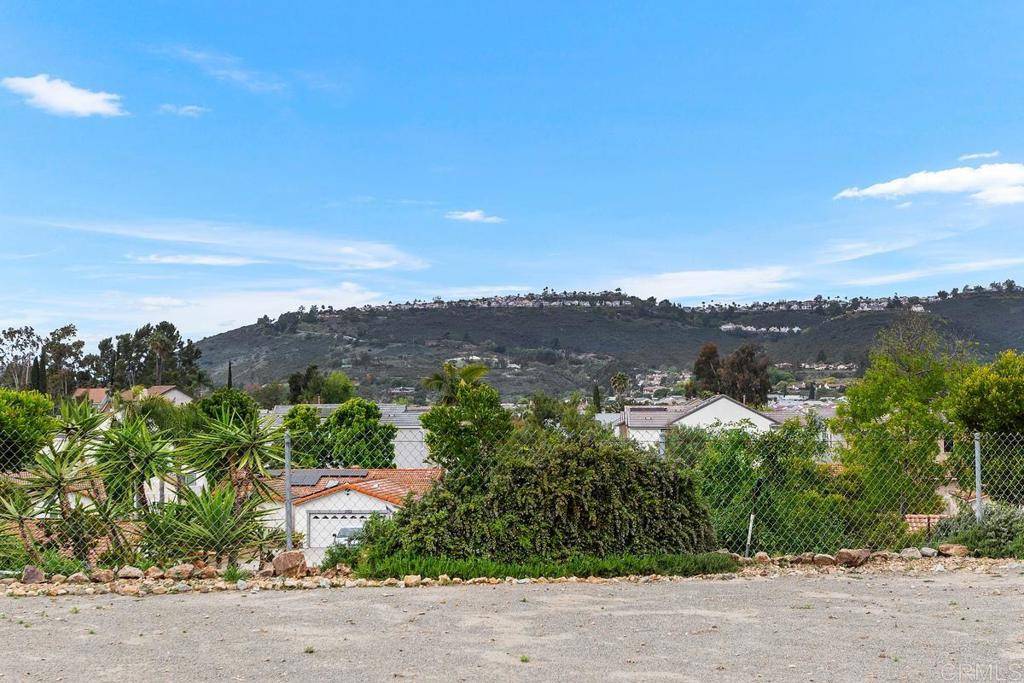 Escondido, CA 92026,1417 San Carlos PL