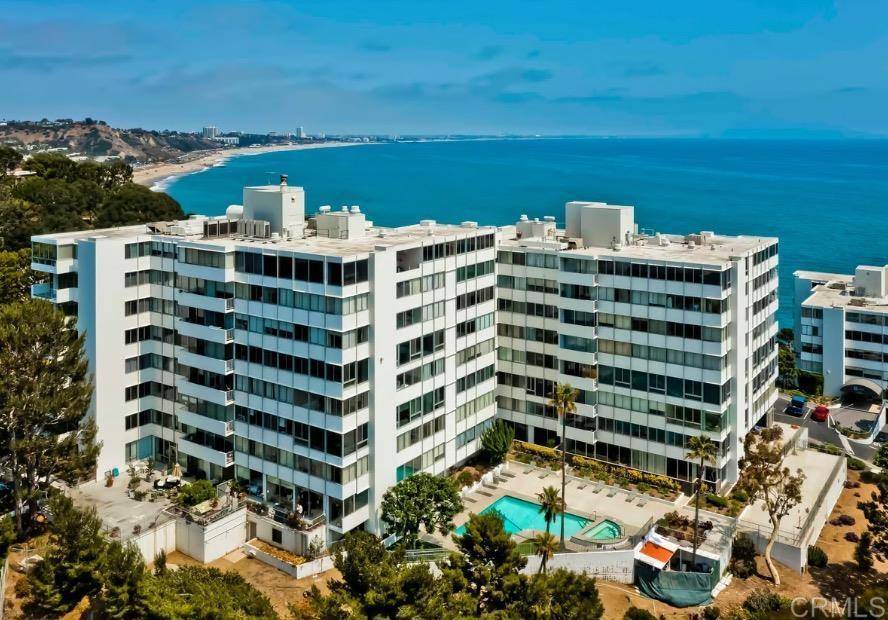Pacific Palisades, CA 90272,17352 W Sunset BLVD #204