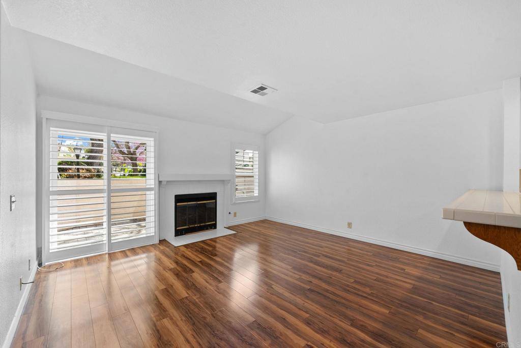 San Diego, CA 92122,7636 Palmilla DR #110