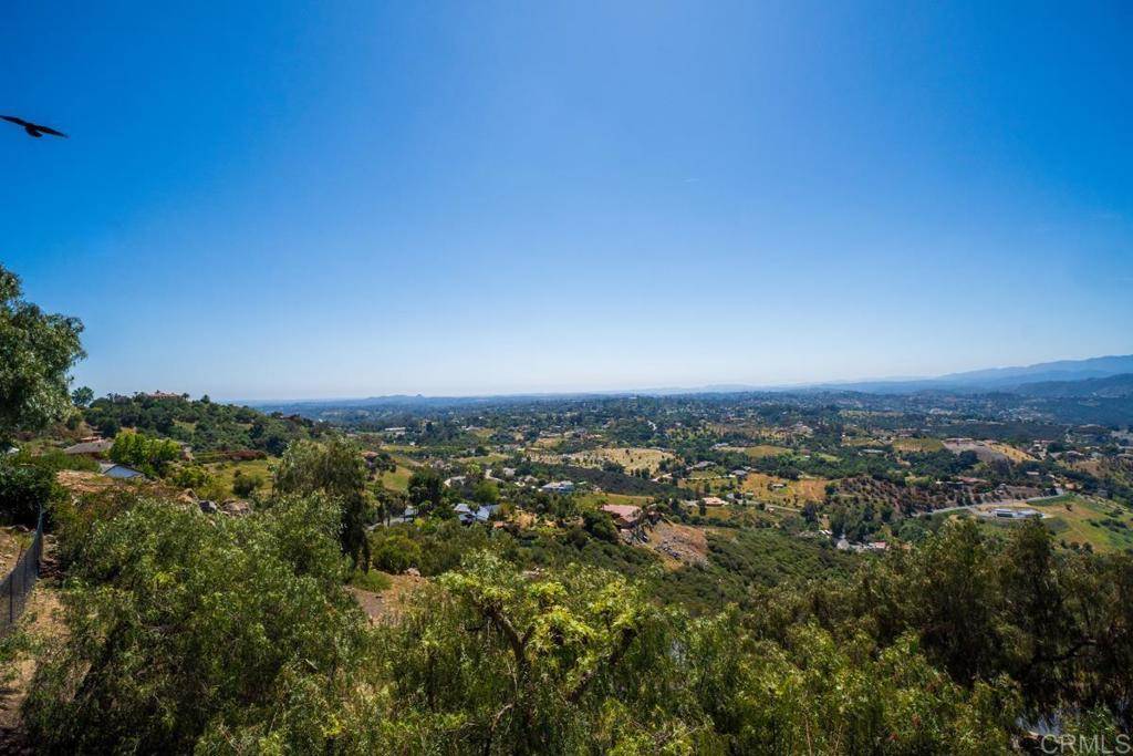 Fallbrook, CA 92003,3351 Red Mountain Heights Drive