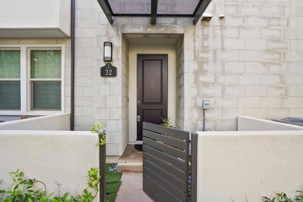 San Diego, CA 92127,16755 Coyote Bush DR #32