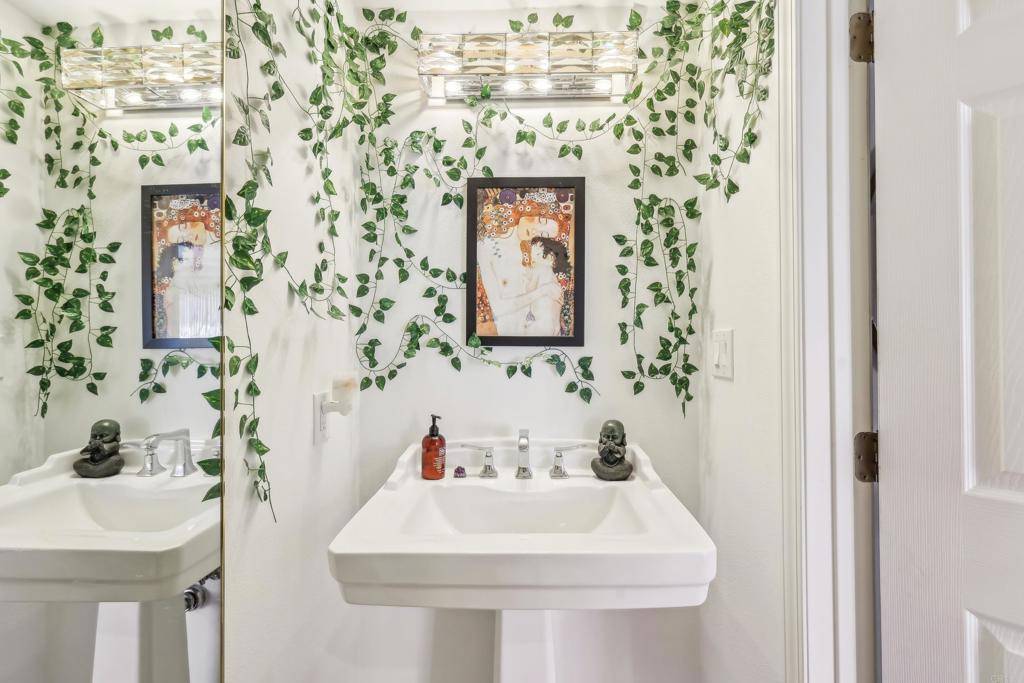153 Del Mar Shores Solana Beach, CA 92075