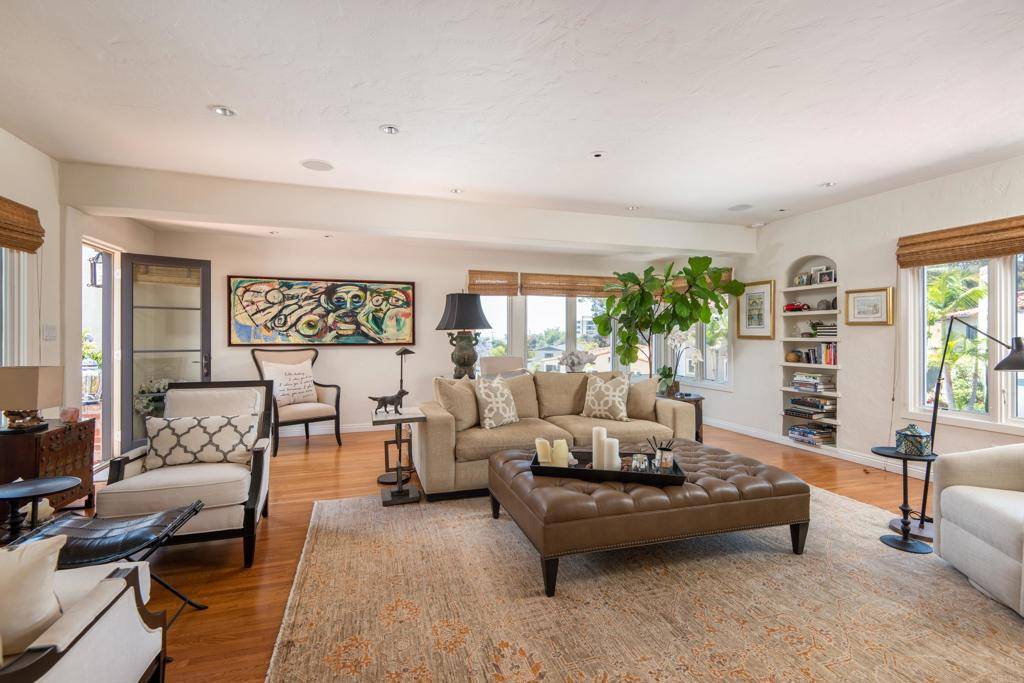 San Diego, CA 92103,2727 Dove ST