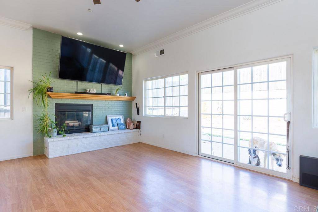 El Cajon, CA 92021,229 Holly RD