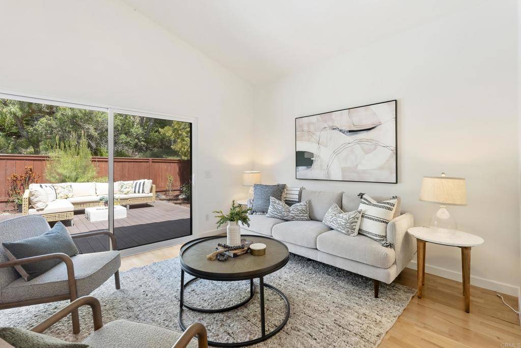 Encinitas, CA 92024,2433 Summerhill DR