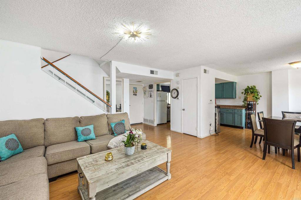 El Cajon, CA 92020,1437 Robin LN