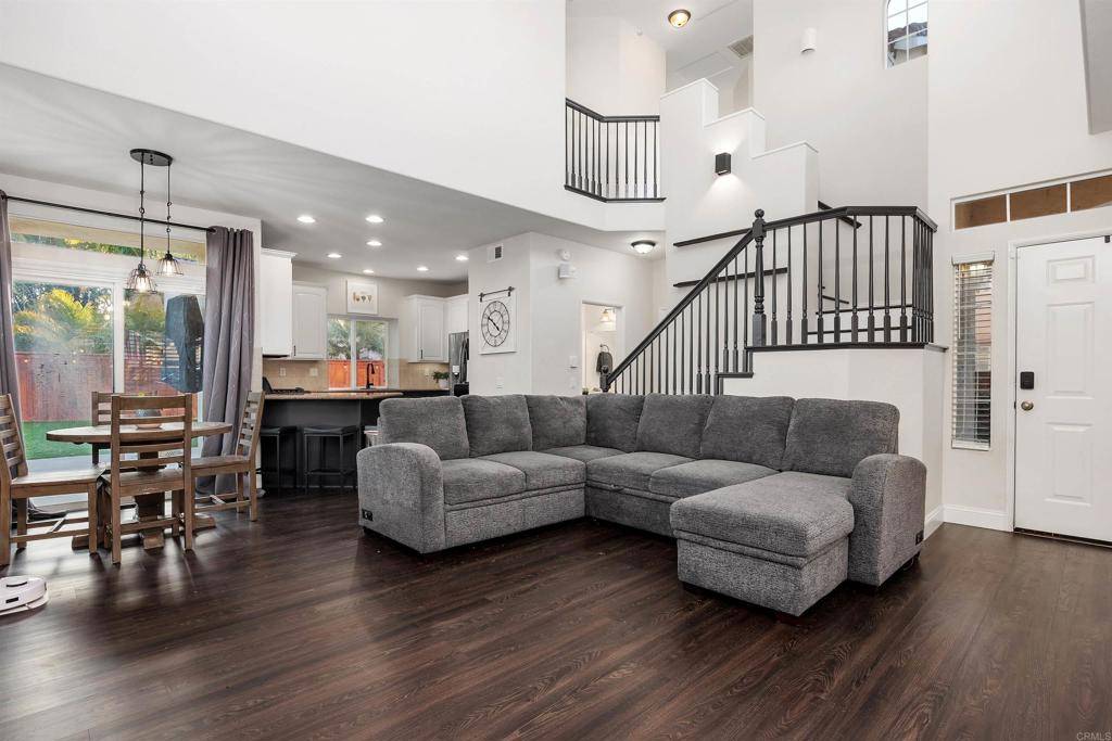 Oceanside, CA 92056,247 Diamante WAY