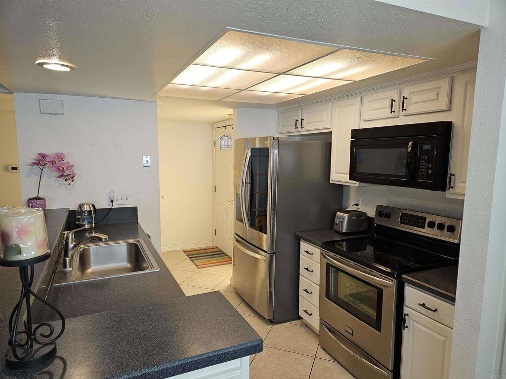 Ramona, CA 92065,23821 Green Haven LN
