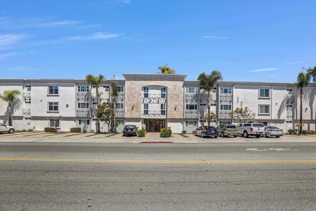San Diego, CA 92103,1030 Robinson AVE #204