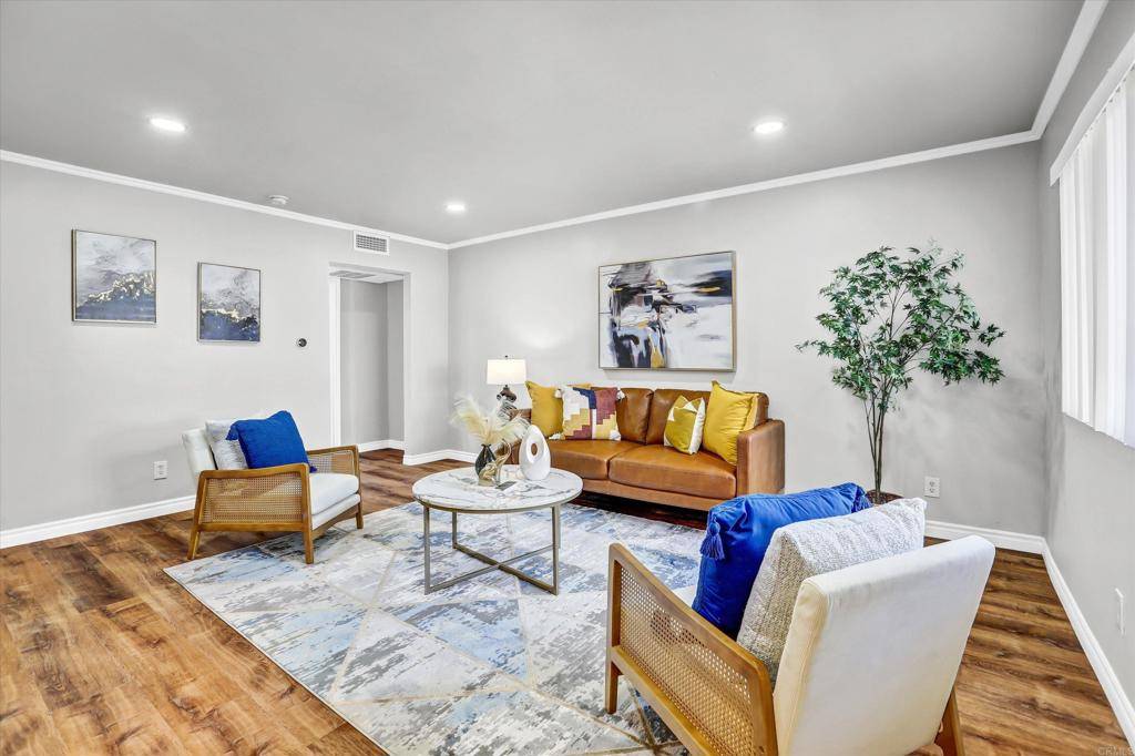 San Diego, CA 92103,1030 Robinson AVE #204
