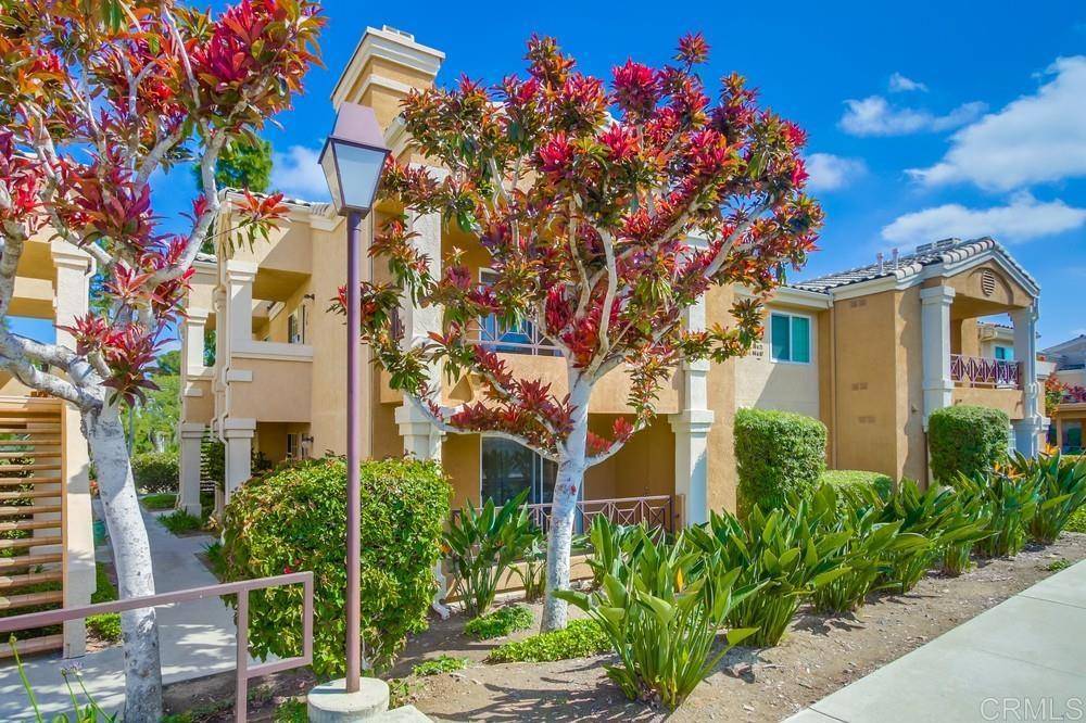 Carlsbad, CA 92009,3110 Sello Ln #68